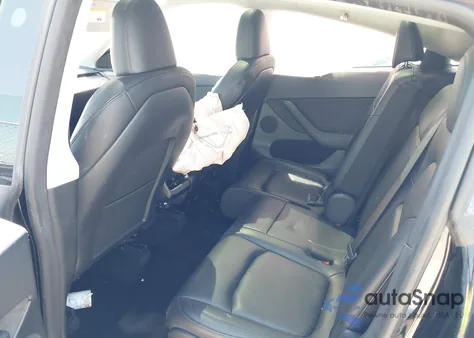 2023 Tesla Model Y Awd/Long Range Dual Motor All-Wheel Drive z USA, uszkodzony, nr VIN 7SAYGAEE9PF899481